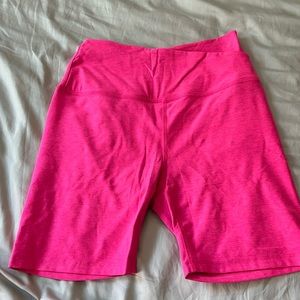 Beyond Yoga Spacedye At Your Leisure Bike Shorts in Electric Pink Heather